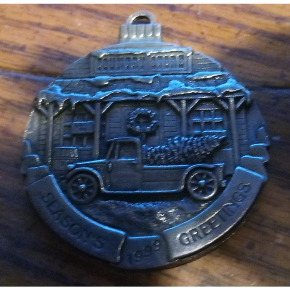 Seasons Greetings Country Store 1999 Pewter Christmas Ornament